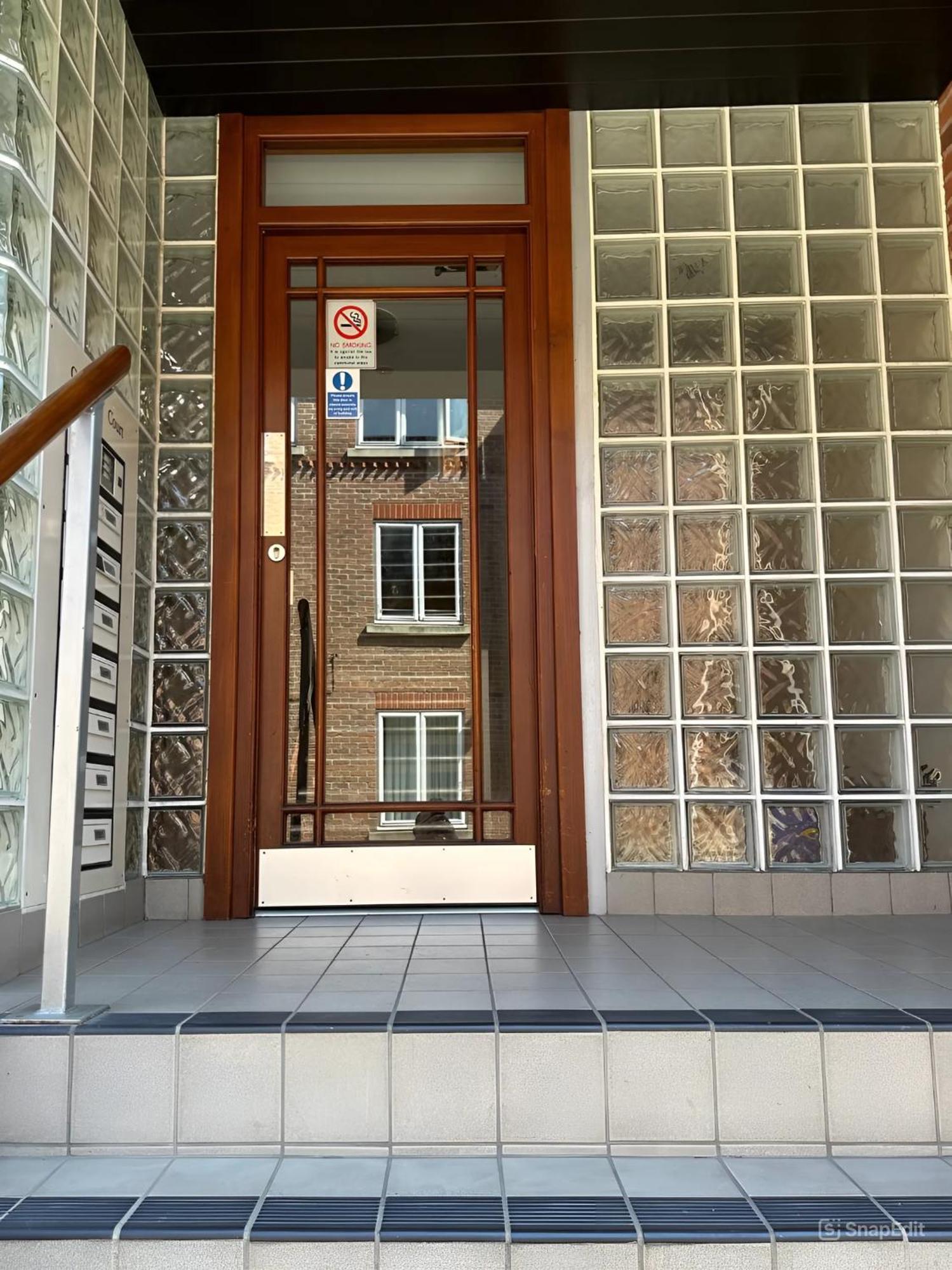 Modern With Free Parking. Located In York's Historical Building Apartemen *